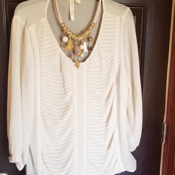 Adiva brand, long sleeve, in color cream blouse. - Picture 1 of 5